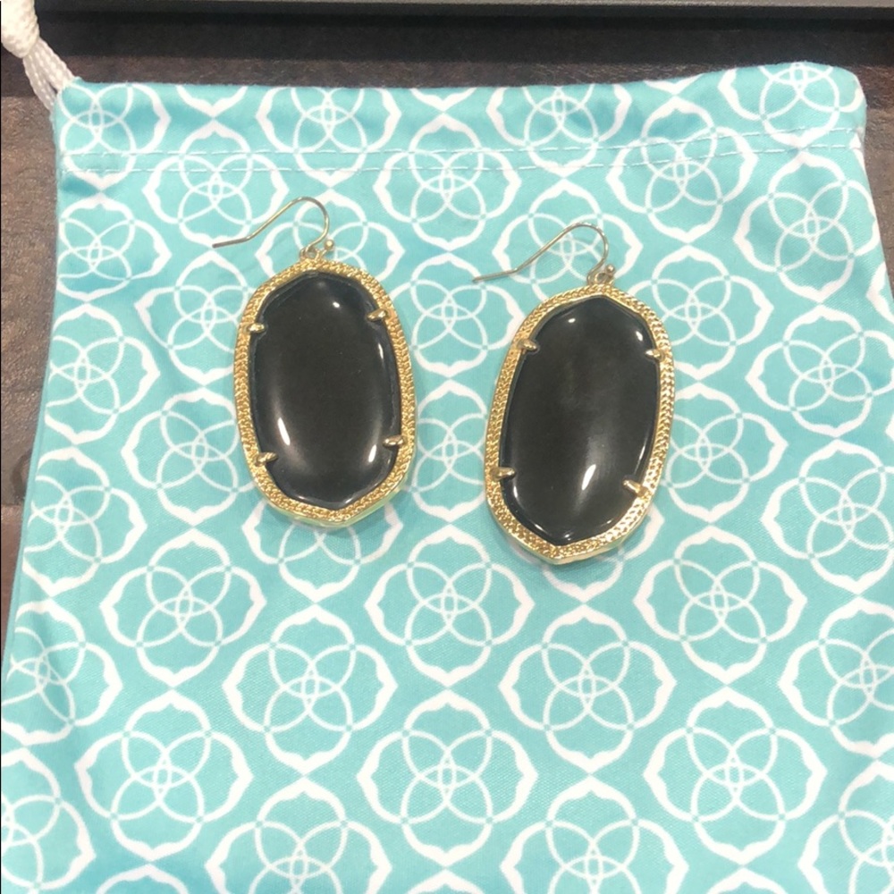 Kendra Scott Danielle earring